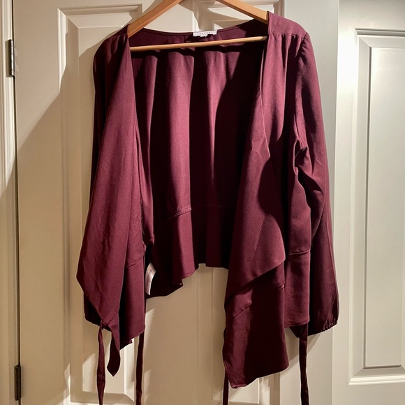 Like New Vetta The Vintage Collar Wrap Blouse - Picture 7 of 14